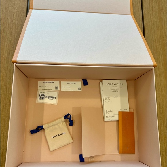 Louis Vuitton Alma BB Satchel - Picture 14 of 16